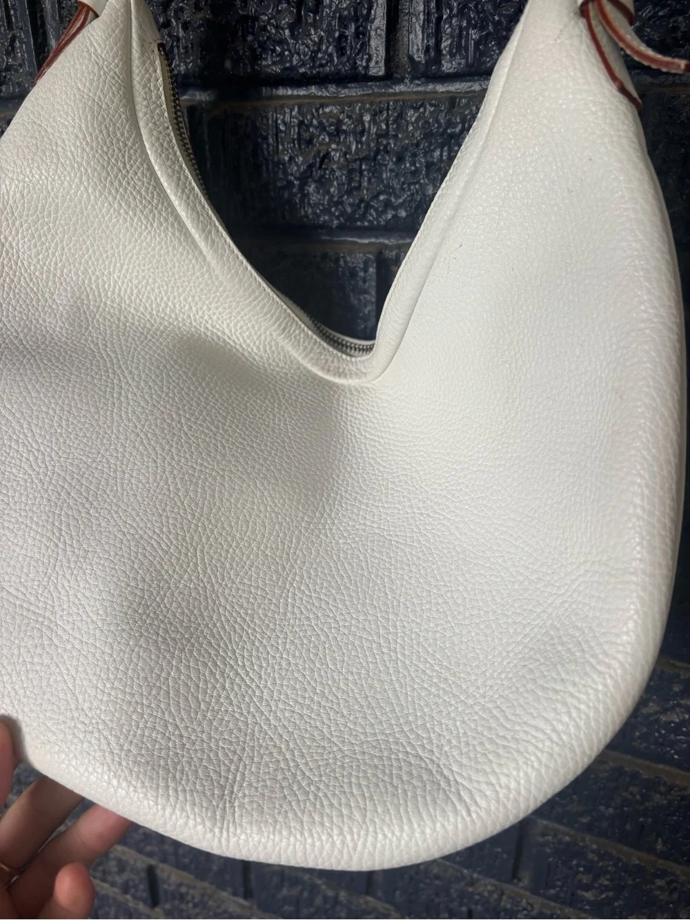 Burberry London white pebbled leather hobo shoulder bag white